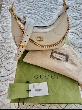 Gucci Ivory Aphrodite Leather Shoulder Bag with Gold Chain & Leather Strap